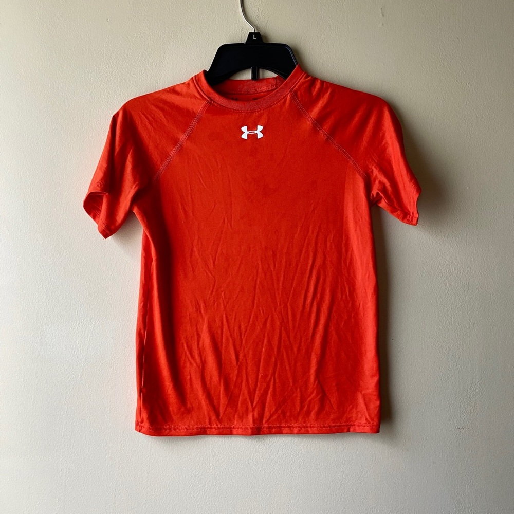 Under Armour red short sleeved tee boys